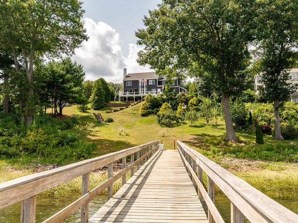 13 Landing Way, Dover, NH 03820