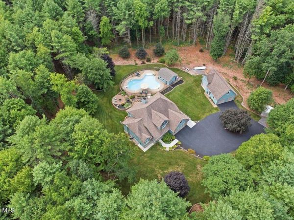 8 Lester Lane, Middle Grove, NY 12850