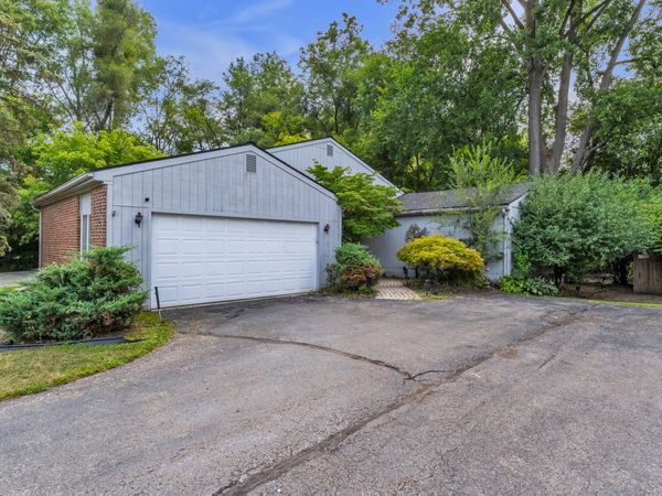 20829 Orchard Lake Road, Farmington Hills, MI 48336