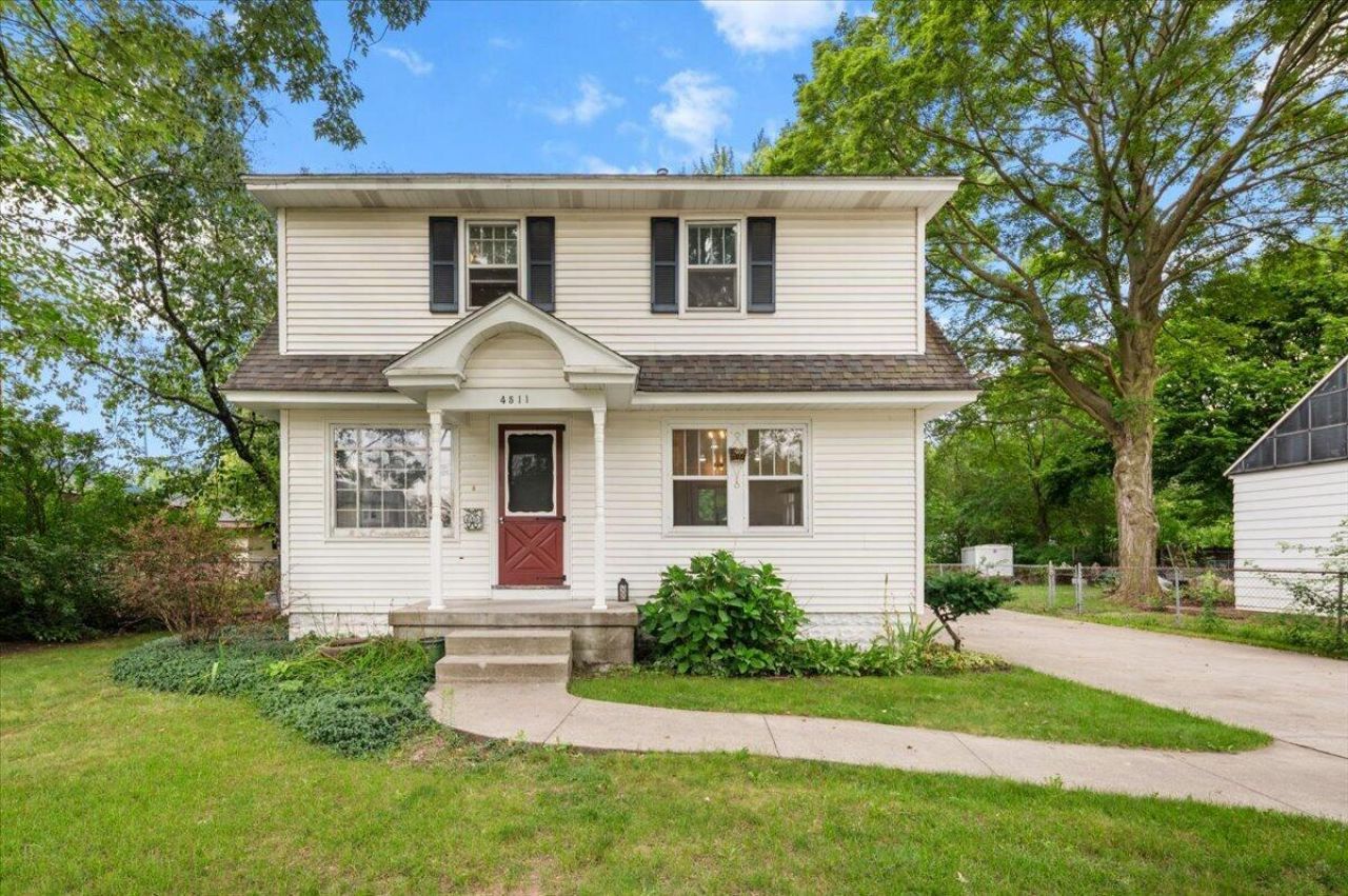 4511 Jefferson Avenue Se, Kentwood, MI 49548 Main Photo