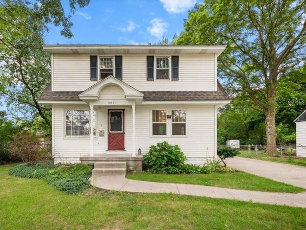 4511 Jefferson Avenue SE, Kentwood, MI 49548