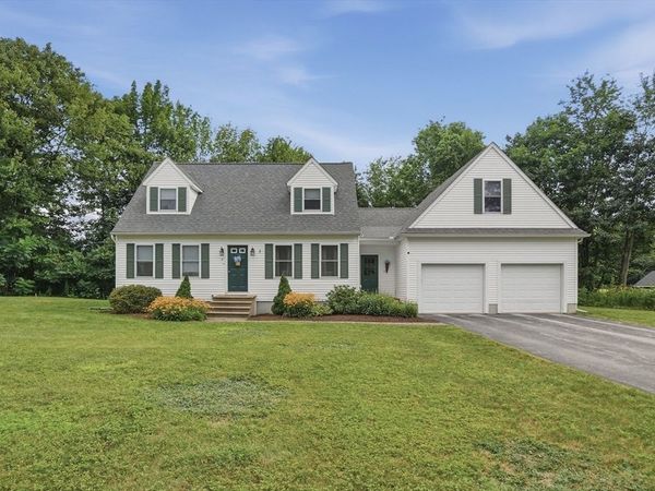 4 Mccann Place, Paxton, MA 01612