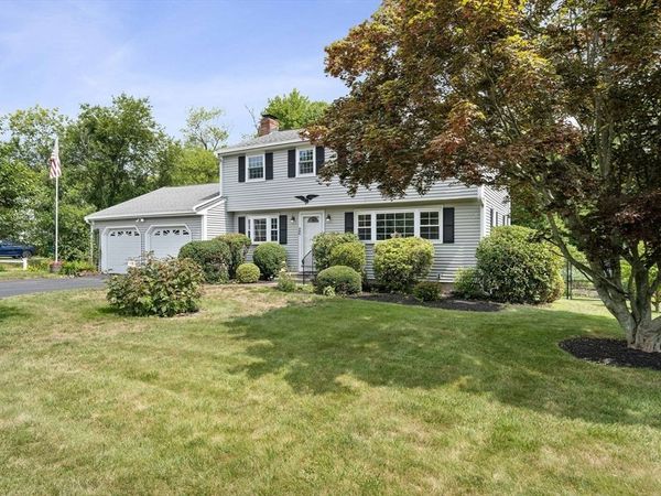 20 Worcester Dr, Norwood, MA 02062