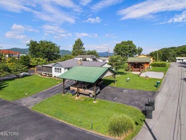 3310 Winston St, Pigeon Forge, TN 37863