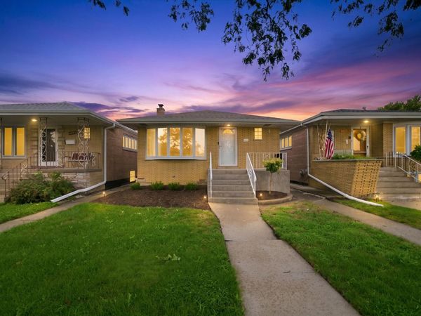 6055 W 64th Street , Chicago, IL 60638