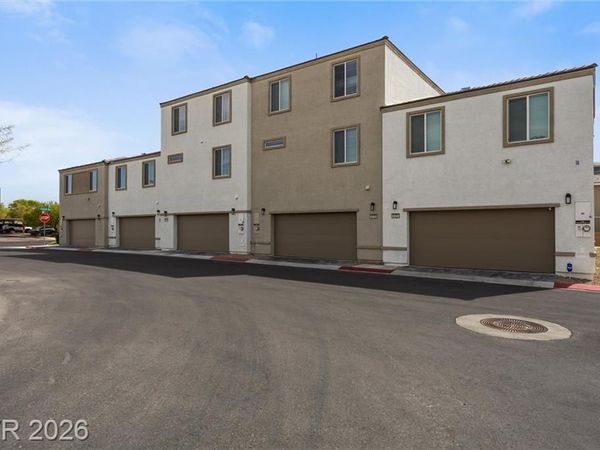 6118 Garden Oasis Street, Las Vegas, NV 89148