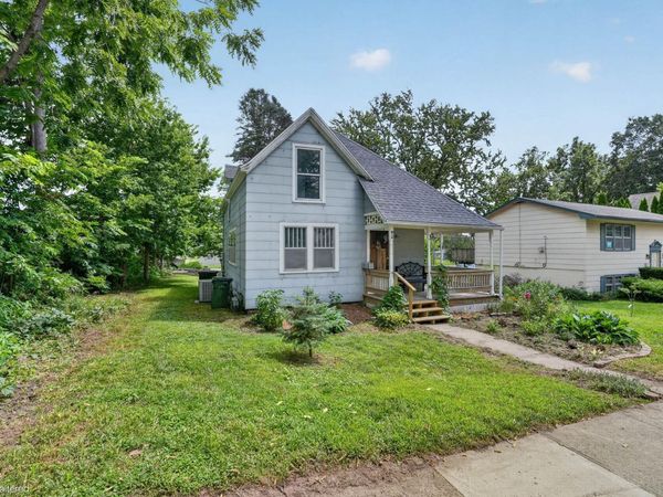 1310 Iowa Street, Cedar Falls, IA 50613