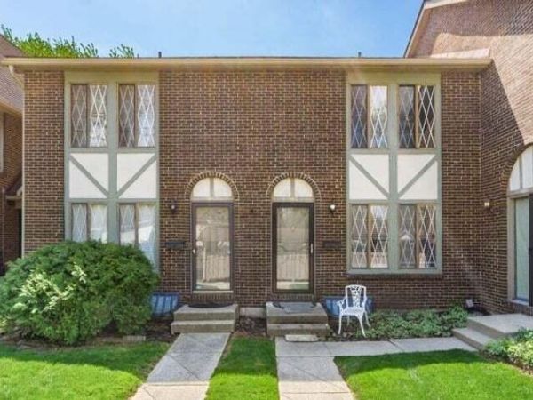 5417 E Valley Lane E, Columbus, OH 43231
