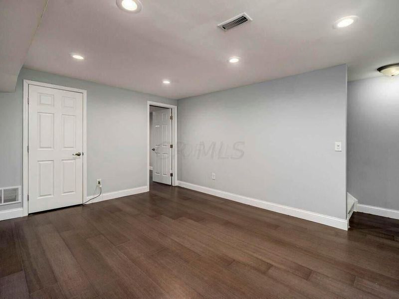 5417 E Valley Lane E, Columbus, OH 43231 Photo 32
