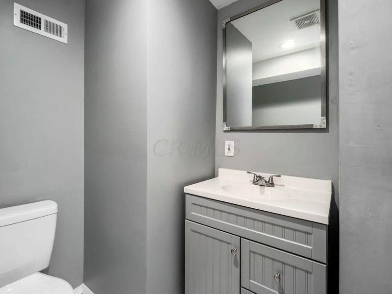 5417 E Valley Lane E, Columbus, OH 43231 Photo 36