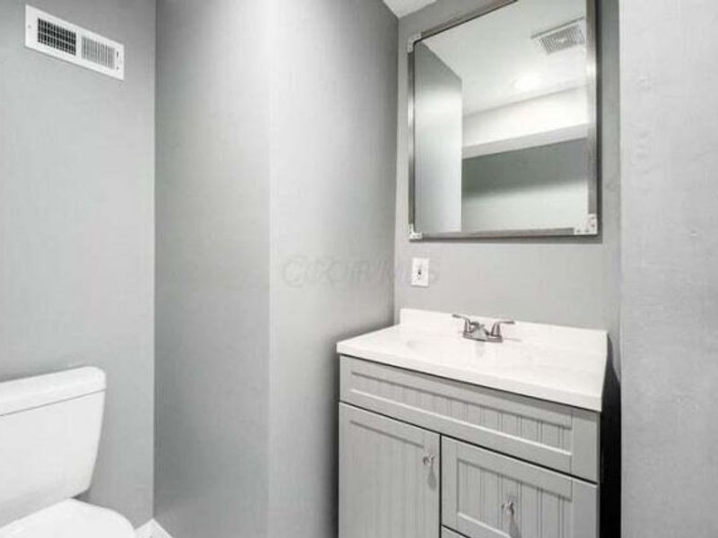 5417 E Valley Lane E, Columbus, OH 43231 Photo 8