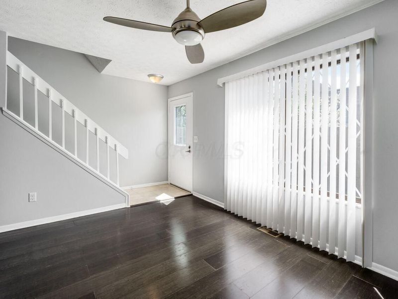 5417 E Valley Lane E, Columbus, OH 43231 Photo 9