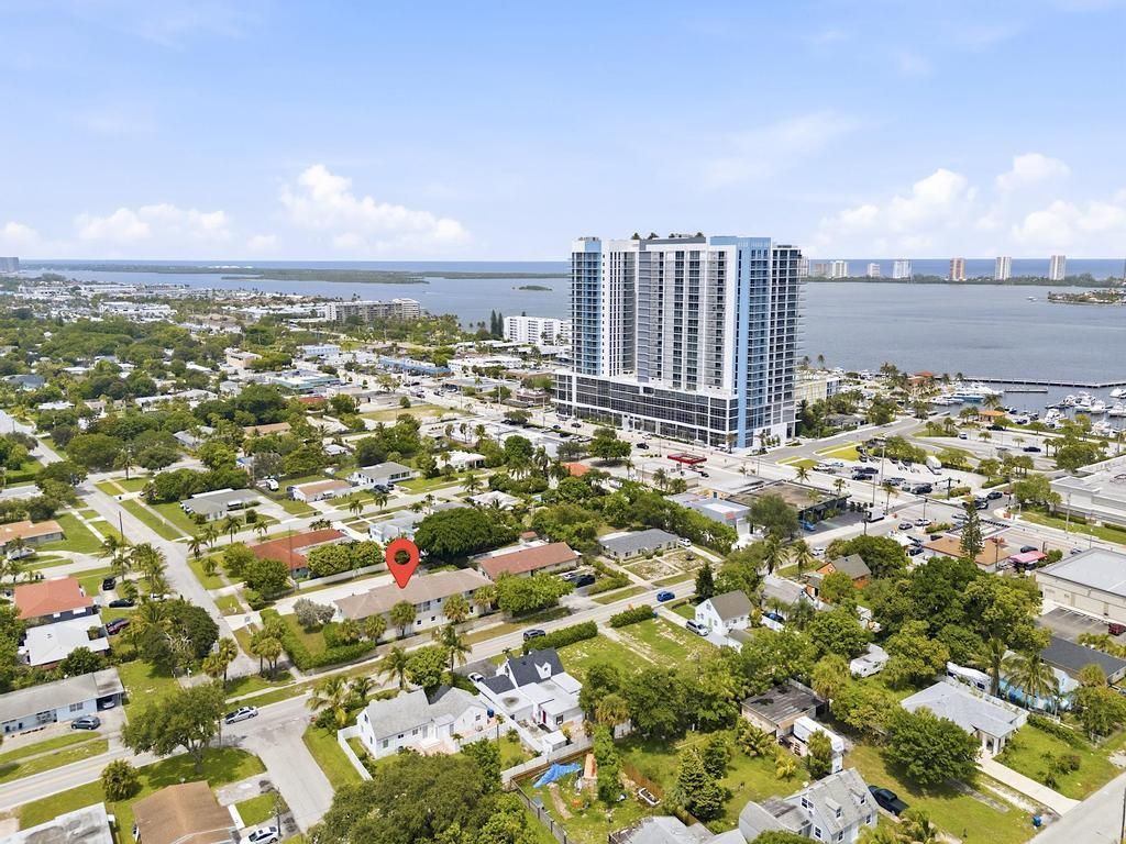 105 2nd Street, Unit 3, Lake Park, FL 33403 Photo