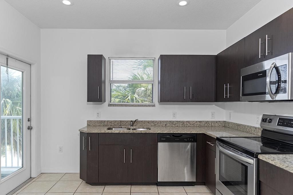 105 2nd Street, Unit 3, Lake Park, FL 33403 Photo