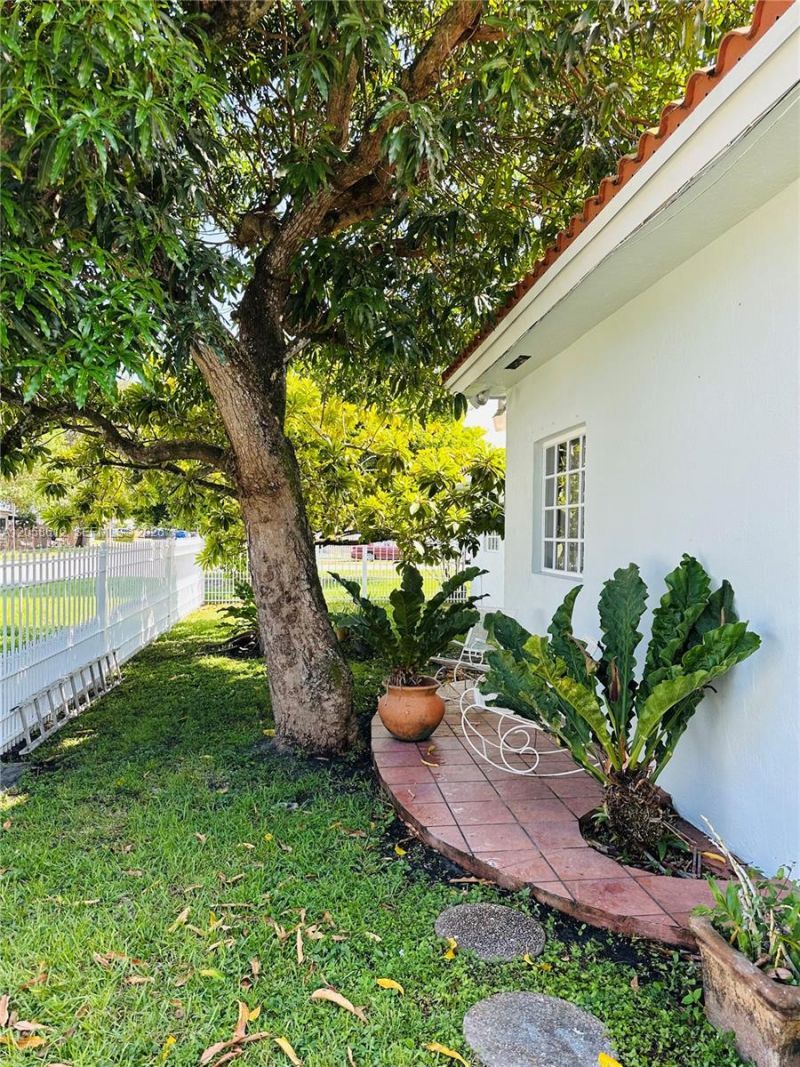 6401 SW 39th Ter , Miami, FL 33155 Photo