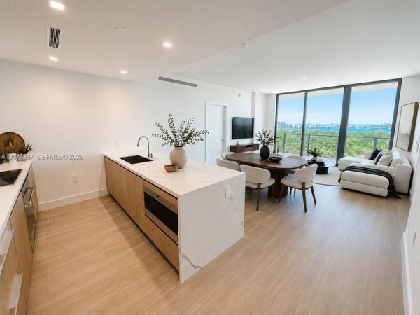 2411 Laguna circle , Unit 1503, North Miami, FL 33181