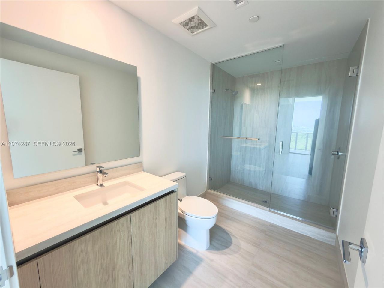 2411 Laguna Circle , Unit 1503, North Miami, FL 33181 Photo