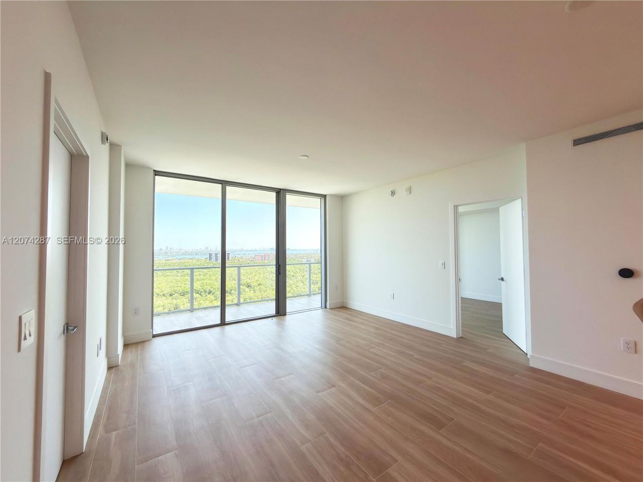 2411 Laguna Circle , Unit 1503, North Miami, FL 33181 Photo