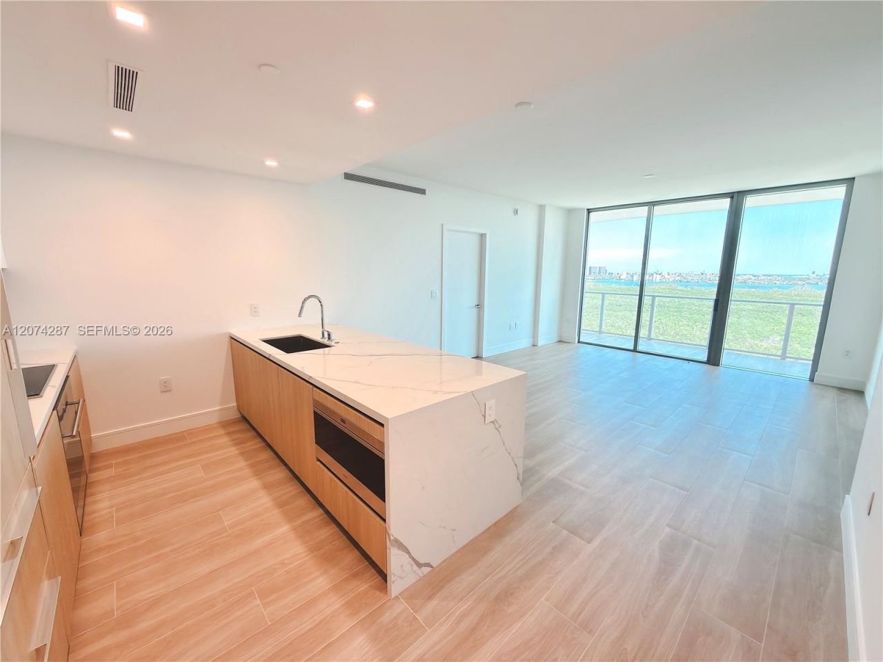 2411 Laguna Circle , Unit 1503, North Miami, FL 33181 Photo