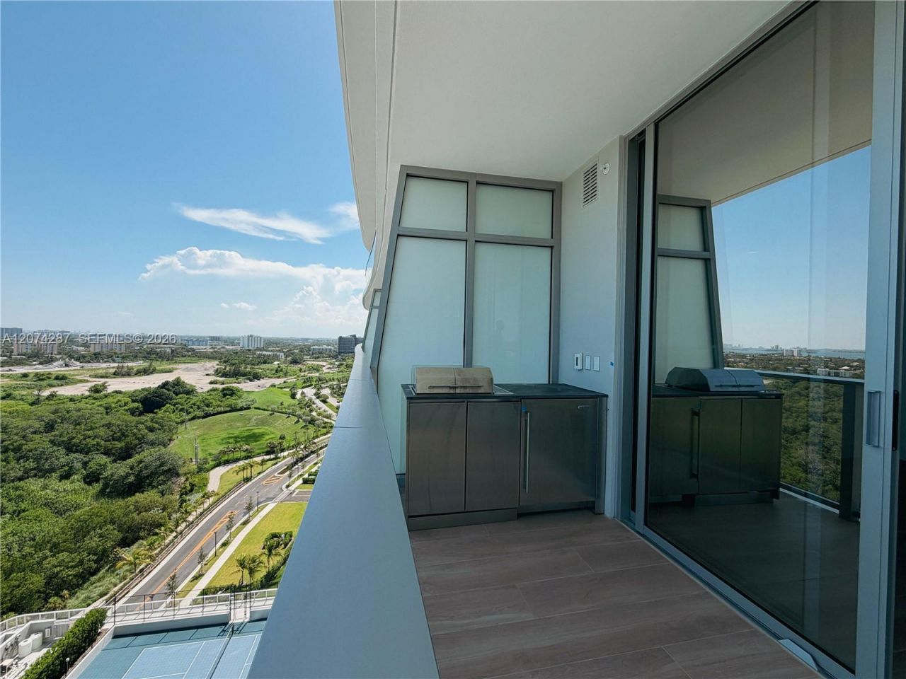 2411 Laguna Circle , Unit 1503, North Miami, FL 33181 Photo