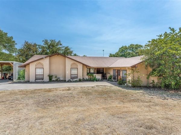 885 Kyle Circle, Reno, TX 76020