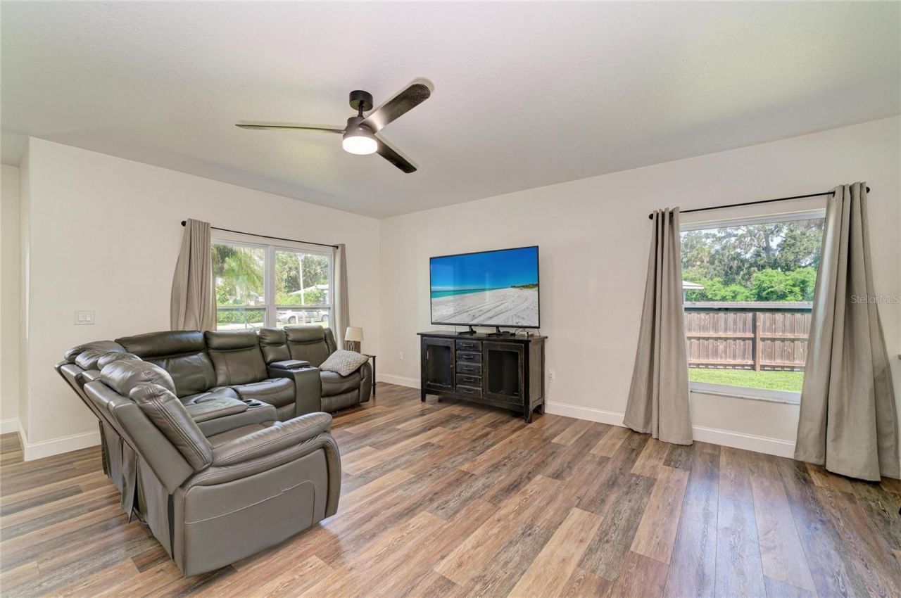 3220 37th Terrace E, Bradenton, FL 34208 Photo