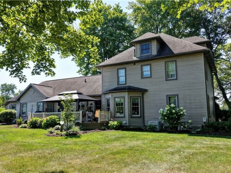 10557 Soehnlen Road NW, Beach City, OH 44608 Photo 3