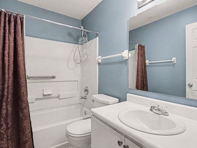 2517 Hyacinth Lane, Unit 56D, Columbus, OH 43235 Photo 14