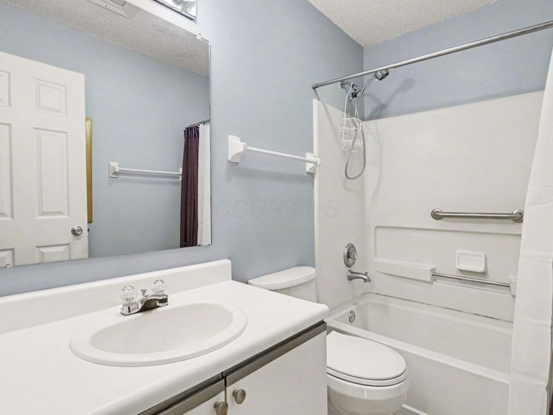2517 Hyacinth Lane, Unit 56D, Columbus, OH 43235 Photo 17