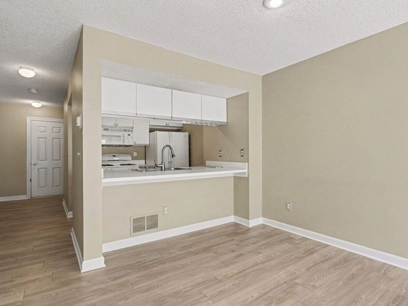 2517 Hyacinth Lane, Unit 56D, Columbus, OH 43235 Photo 5