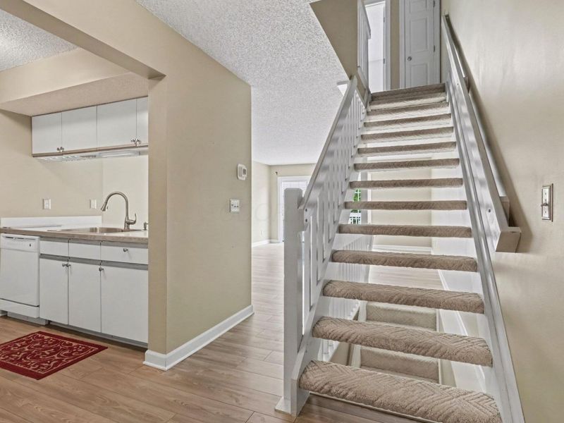 2517 Hyacinth Lane, Unit 56D, Columbus, OH 43235 Photo 6