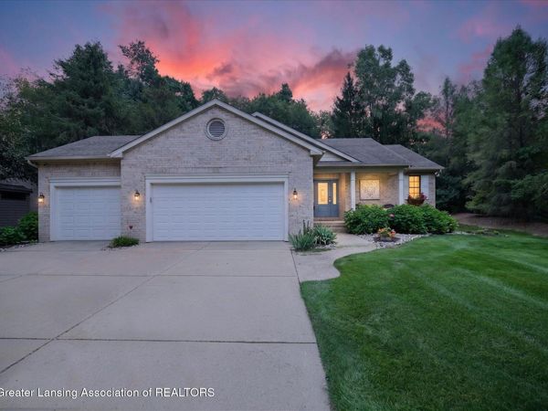 6240 Timberview Drive, East Lansing, MI 48823