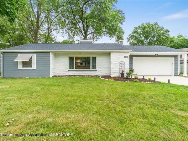 2176 Iroquois Road, Okemos, MI 48864