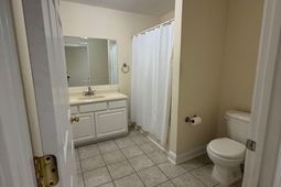 1107 William And Mary Court photo 4