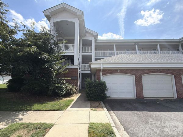 9113 Meadow Vista Road , Charlotte, NC 28213