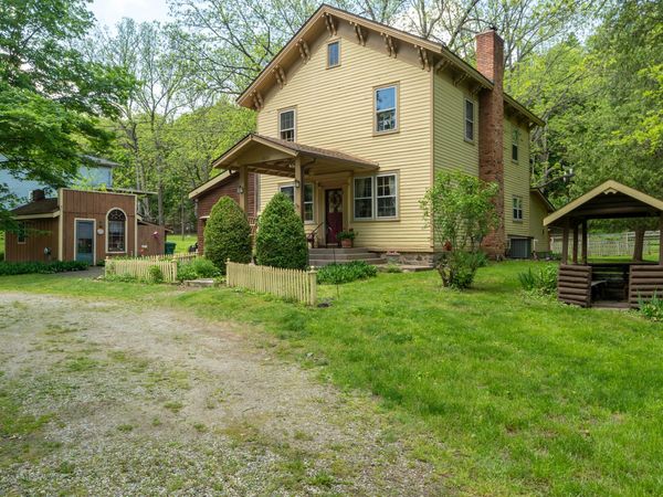 8425 Parshallville Road, Fenton, MI 48430