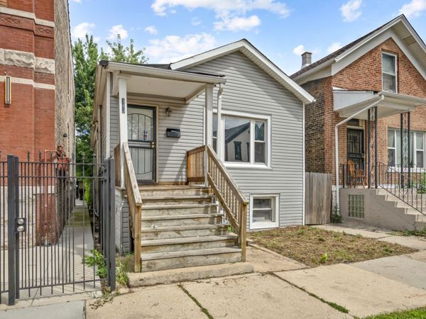 3450 W Walnut Street , Chicago, IL 60624