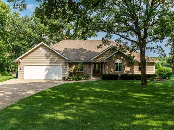 3991 S Savanna Way, Beloit, WI 53511
