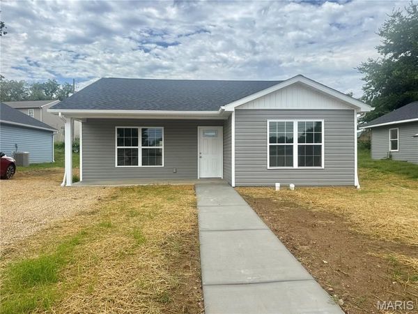17 Dalton, Leadington, MO 63601
