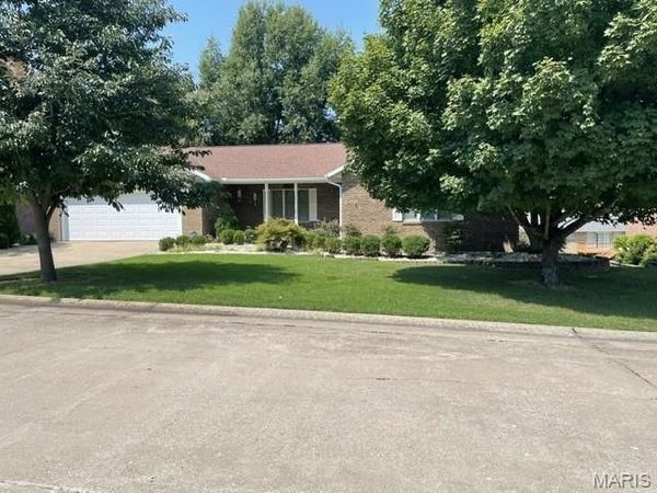 1513 Tanglewood Road , Jackson, MO 63755