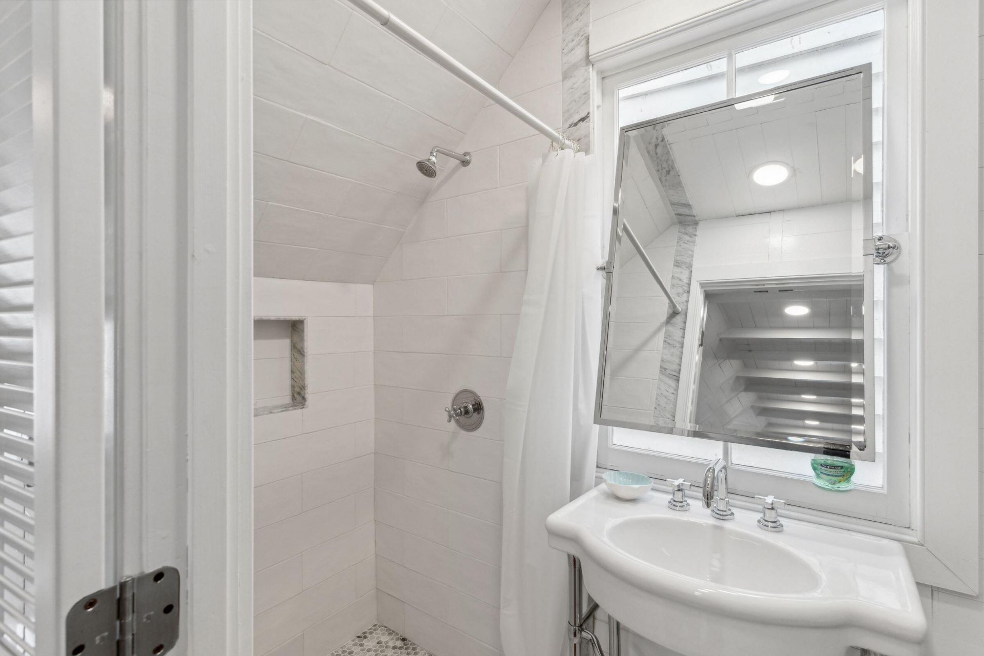 178 Broad Street Photo 16