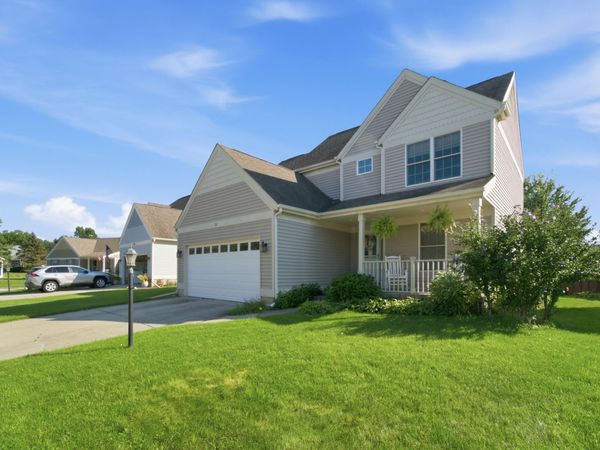 803 Olde Towne Square, Chesterton, IN 46304