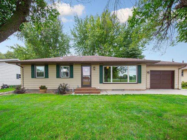 2541 E Main Street , Mankato, MN 56001