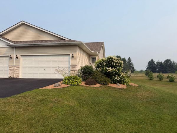 38260 Explorer Circle, North Branch, MN 55056