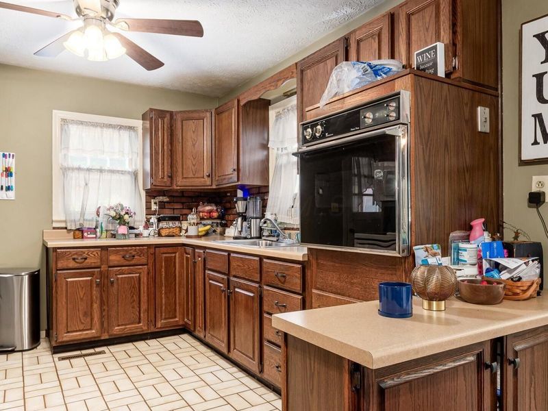 2067 Norwood Boulevard , Zanesville, OH 43701 Photo 22