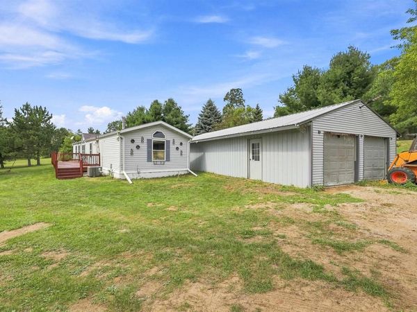 N485 EAST ROAD, Waupaca, WI 54981