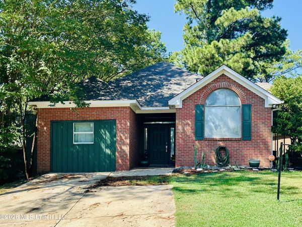 15 Ashland Avenue, Brandon, MS 39047
