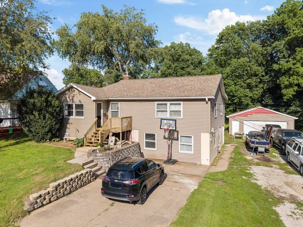 515 8TH Street , Silvis, IL 61282