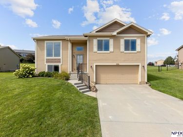 5026 N 161st Street, Omaha, NE 68116
