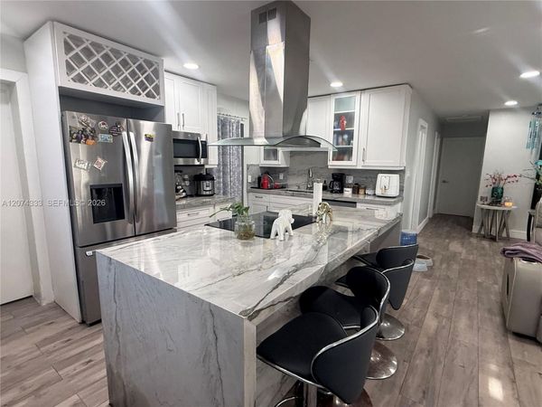 1201 N 70th Way, Hollywood, FL 33024